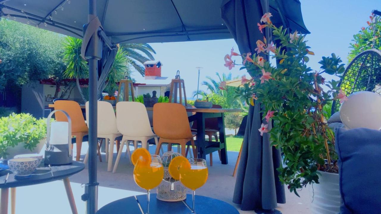 Villa Maris- Beachfront Villa With Exclusive Pool Podstrana Exterior foto