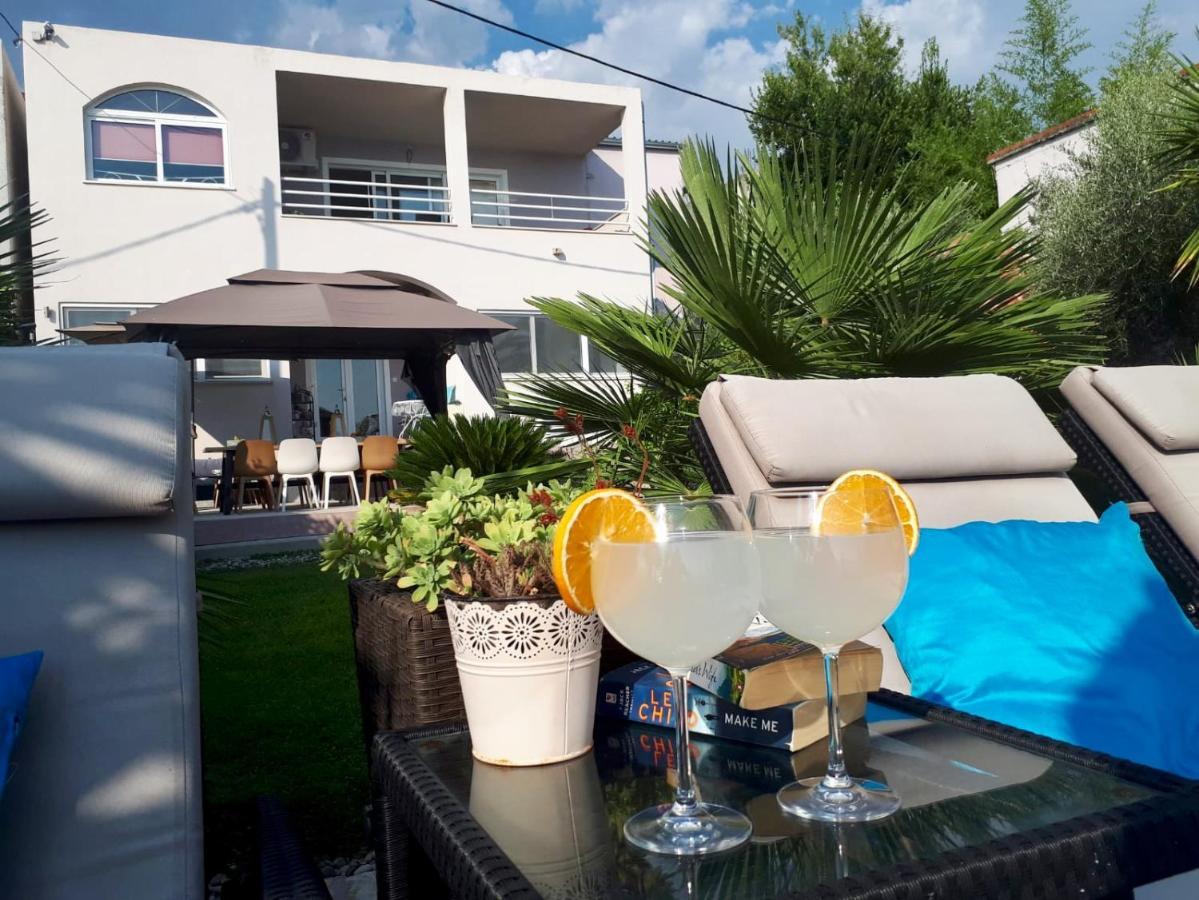 Villa Maris- Beachfront Villa With Exclusive Pool Podstrana Exterior foto