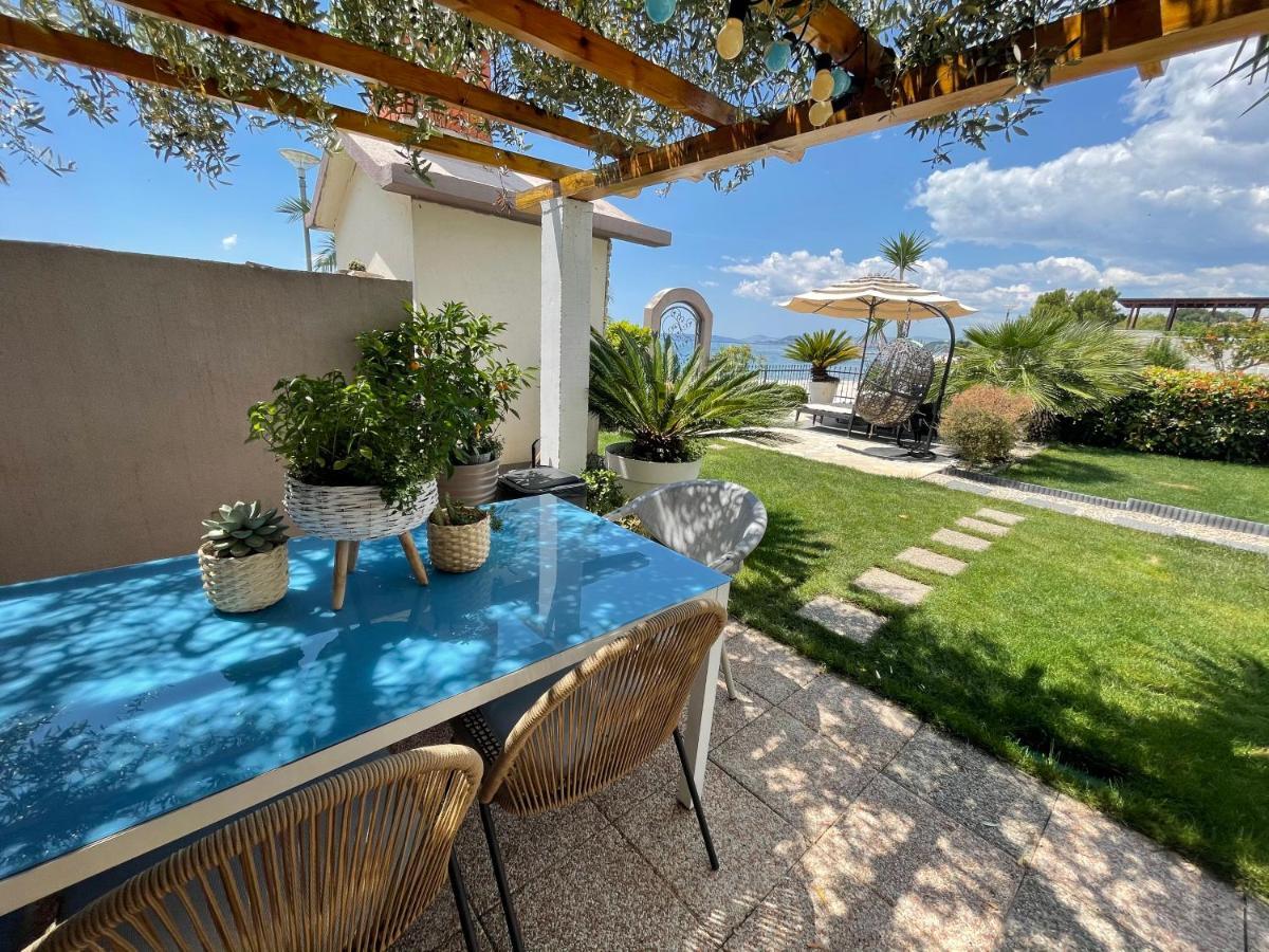 Villa Maris- Beachfront Villa With Exclusive Pool Podstrana Exterior foto